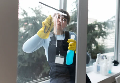 Nettoyage de vitres intérieures et extérieures à Gisors